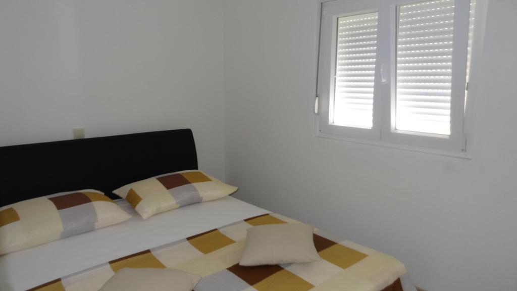 Apartments Braco Seget Vranjica Exterior photo